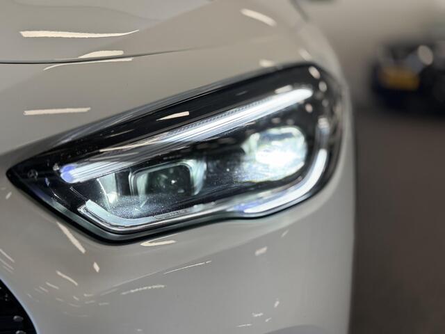 Mercedes-Benz GLA-KLASSE 200 4MATIC AMG-LINE PANORAMADAK, AMBIENTE LIGHT, NAVIGATIE, LED