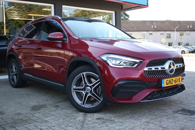 Mercedes-Benz GLA-KLASSE 250 e Business Solution AMG Limited | Pano | Camera | Half leder