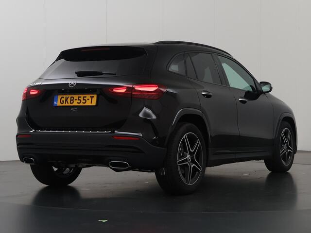 Mercedes-Benz GLA-KLASSE 180 Star Edition AMG Line | Panoramadak | Trekhaak | Sfeerverlichting | Stoelverwarming |