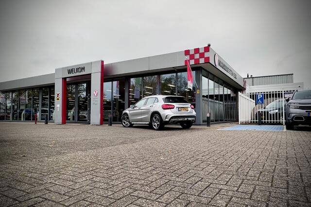 Mercedes-Benz GLA-KLASSE 180 Bus. Sol. AMG AUTOMAAT / TREKHAAK / LED / STOELVERWARMING