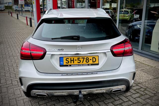 Mercedes-Benz GLA-KLASSE 180 Bus. Sol. AMG AUTOMAAT / TREKHAAK / LED / STOELVERWARMING