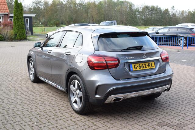 Mercedes-Benz GLA-KLASSE 180 Business Solution AMG Automaat