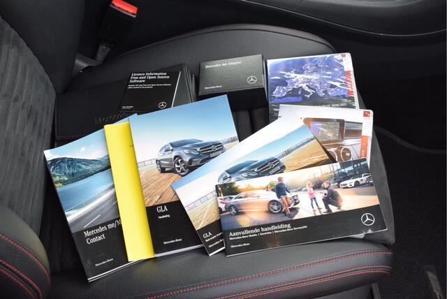 Mercedes-Benz GLA-KLASSE 180 Business Solution AMG Automaat