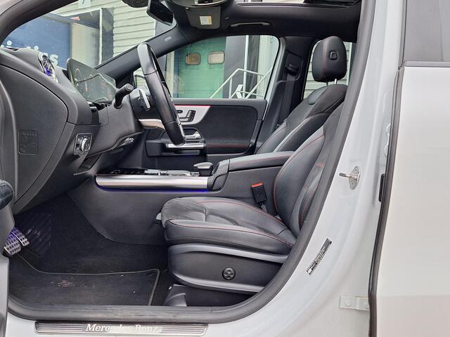 Mercedes-Benz GLA-KLASSE 250 e AMG Line | Panoramadak | Achteruitrijcamera | Multibeam LED | Memory pakket | Elektrische achterklep