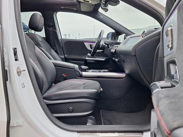 Mercedes-Benz GLA-KLASSE 250 e AMG Line | Panoramadak | Achteruitrijcamera | Multibeam LED | Memory pakket | Elektrische achterklep