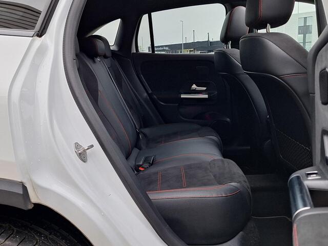 Mercedes-Benz GLA-KLASSE 250 e AMG Line | Panoramadak | Achteruitrijcamera | Multibeam LED | Memory pakket | Elektrische achterklep
