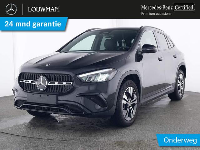 Mercedes-Benz GLA-KLASSE 250 e Face Lift Plug-In Hybride | Trekhaak | Panorama Schuif-Kanteldak | Night Pakket | 11 kW Laden | Stuur en stoelverwarming | Inclusief 24 maanden MB Certified garantie voor Europa.