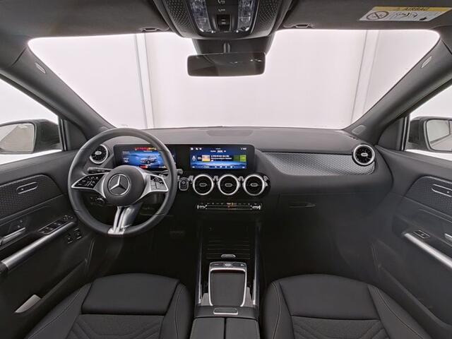 Mercedes-Benz GLA-KLASSE 250 e Face Lift Plug-In Hybride | Trekhaak | Panorama Schuif-Kanteldak | Night Pakket | 11 kW Laden | Stuur en stoelverwarming | Inclusief 24 maanden MB Certified garantie voor Europa.