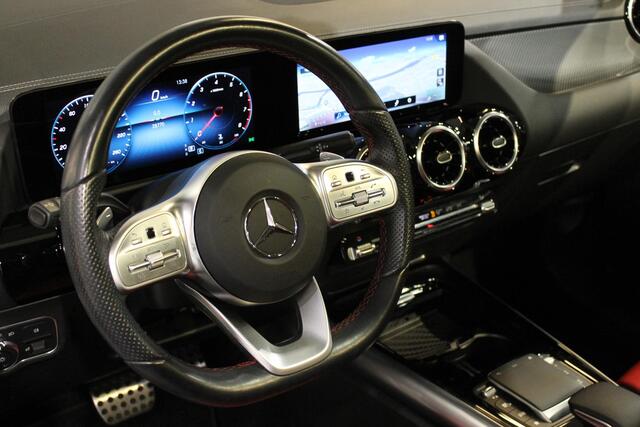 Mercedes-Benz GLA-KLASSE 180 Business Solution AMG Panorama dak