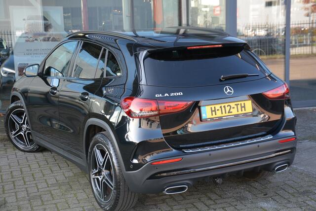 Mercedes-Benz GLA-KLASSE 200 AMG Line | 1e eigenaar | NAP | Trekhaak