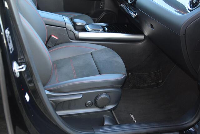 Mercedes-Benz GLA-KLASSE 200 AMG Line | 1e eigenaar | NAP | Trekhaak