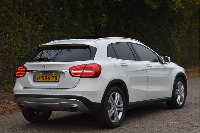 Mercedes-Benz GLA-KLASSE 180 Ambition | Open dak | Stoelverwarming | Nav | Cruise Contr | Xenon | PDC rondom