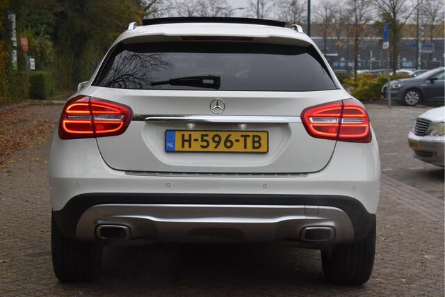 Mercedes-Benz GLA-KLASSE 180 Ambition | Open dak | Stoelverwarming | Nav | Cruise Contr | Xenon | PDC rondom
