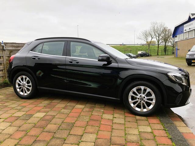 Mercedes-Benz GLA-KLASSE 180 Business Solution