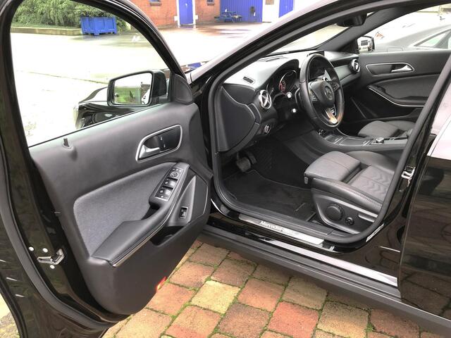 Mercedes-Benz GLA-KLASSE 180 Business Solution
