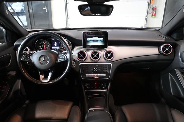 Mercedes-Benz GLA-KLASSE 180 Business Solution AMG Automaat Navigatie Leder PDC Cruise control Airco Stoelverwarming Inruil Mogelijk!