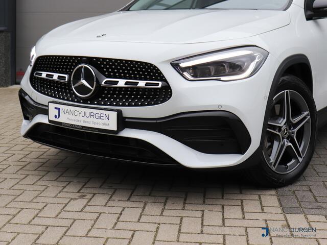 Mercedes-Benz GLA-KLASSE 250 e AMG | 8G Aut | Alarmklasse 3 | Ambiente Light | Business | Elektr. Panorama Schuif/Kanteldak | LED | MBUX | Night | Wit Metallic | Dealeronderhouden |