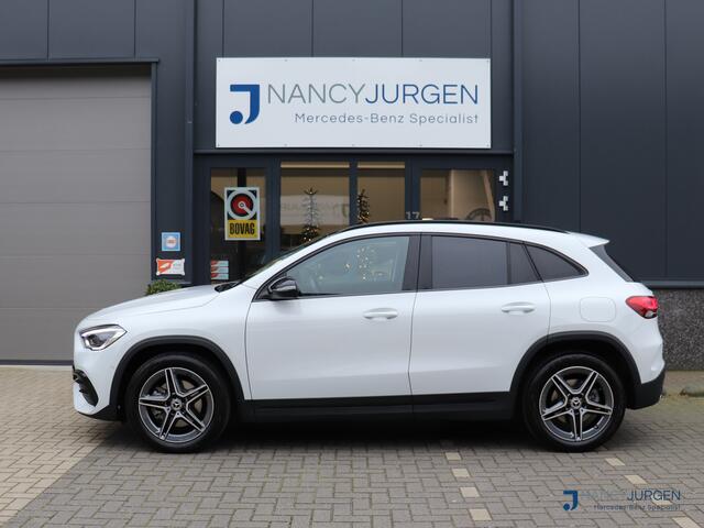 Mercedes-Benz GLA-KLASSE 250 e AMG | 8G Aut | Alarmklasse 3 | Ambiente Light | Business | Elektr. Panorama Schuif/Kanteldak | LED | MBUX | Night | Wit Metallic | Dealeronderhouden |