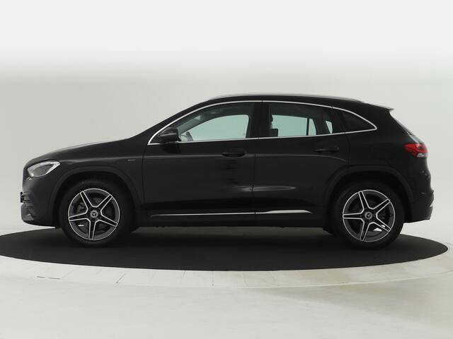 Mercedes-Benz GLA-KLASSE 250 e AMG Sportpakket | Burmester Audio | Augmented Reality | Multibeam LED | Car Play | Stoelverwarming | Inclusief 24 maanden MB Certified garantie voor Europa.