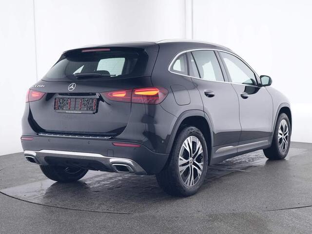 Mercedes-Benz GLA-KLASSE 250 e Face Lift Plug-In Hybride | Trekhaak | tot 11 kW laden | Stuur en stoelverwarming | Led koplampen | Spiegel pakket | Inclusief 24 maanden MB Certified garantie voor Europa.