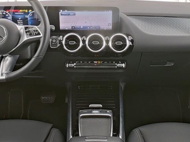 Mercedes-Benz GLA-KLASSE 250 e Face Lift Plug-In Hybride | Trekhaak | tot 11 kW laden | Stuur en stoelverwarming | Led koplampen | Spiegel pakket | Inclusief 24 maanden MB Certified garantie voor Europa.