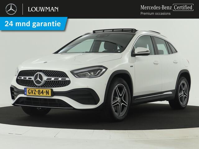 Mercedes-Benz GLA-KLASSE 250 e AMG Plug-In Hybride | Trekhaak | Panorama Schuif-Kanteldak | AMG Styling | Night Pakket | Spiegelpakket. Inclusief 24 maanden MB Certified garantie voor Europa.