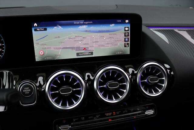 Mercedes-Benz GLA-KLASSE 250 e AMG Line Aut8 | Panoramadak | Distronic+ | Memory | HUD | Keyless Go | Surround Camera | Sfeerverlichting | Augmented Reality | Multibeam LED |