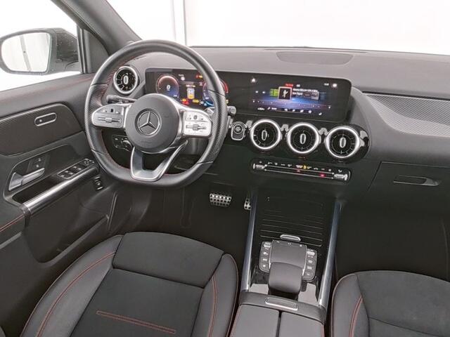 Mercedes-Benz GLA-KLASSE 250 e AMG Plug-In Hybride | Panorama Schuif-Kanteldak | AMG Styling | Spiegel-Paket | Keyless-Go | LED Koplampen | Inclusief 24 maanden MB Certified garantie voor Europa.