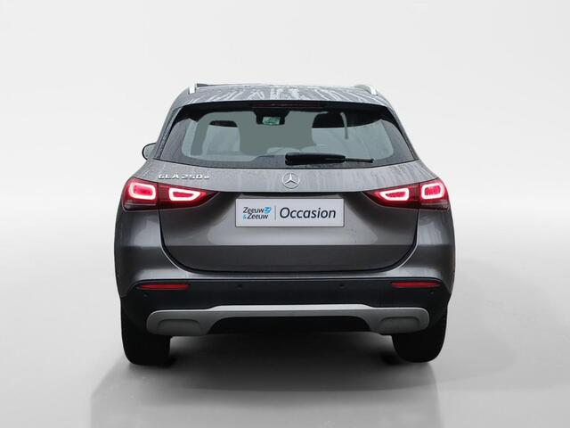 Mercedes-Benz GLA-KLASSE 250 e Business Solution Luxury Limited Pano-dak Leder Camera Memory Stoelen LED