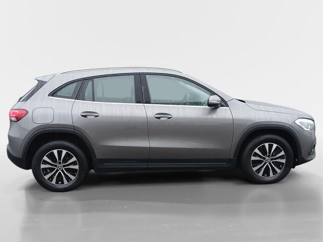 Mercedes-Benz GLA-KLASSE 250 e Business Solution Luxury Limited Pano-dak Leder Camera Memory Stoelen LED