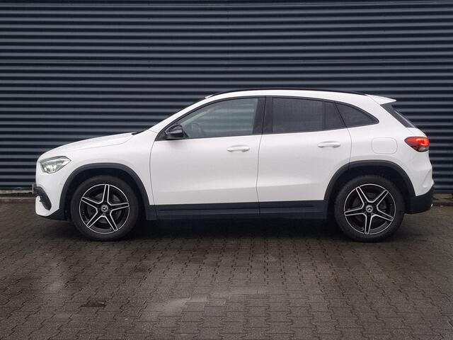 Mercedes-Benz GLA-KLASSE 250 e AMG Line Night Plug in Hybrid 218pk PHEV | Alcantara Sportstoelen | Widescreen Navi | Apple Carplay | L.M. 19" | Cruise Control | DAB |