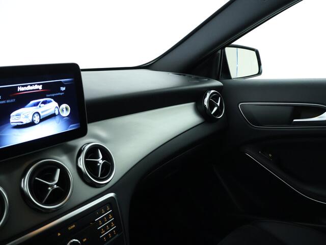 Mercedes-Benz GLA-KLASSE 180 Business Solution AMG Night Upgrade Inclusief 24 maanden MB Certified garantie voor Europa.