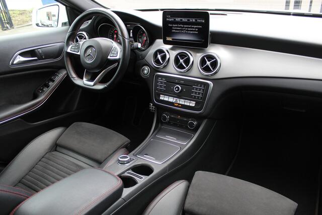 Mercedes-Benz GLA-KLASSE 180 Premium Plus AMG line/Panorama dak/Automaat/LED koplampen/Navigatie/Bluetooth.