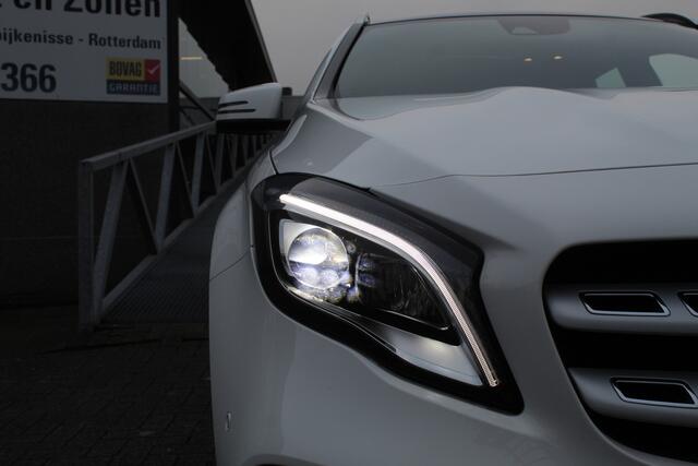 Mercedes-Benz GLA-KLASSE 180 Premium Plus AMG line/Panorama dak/Automaat/LED koplampen/Navigatie/Bluetooth.