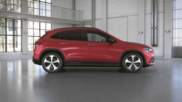 Mercedes-Benz GLA-KLASSE 250 e Luxury Line | Multibeam | Panoramadak | Keyless entry | 30 camera | Night pakket |