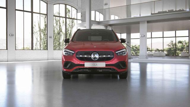 Mercedes-Benz GLA-KLASSE 250 e Luxury Line | Multibeam | Panoramadak | Keyless entry | 30 camera | Night pakket |