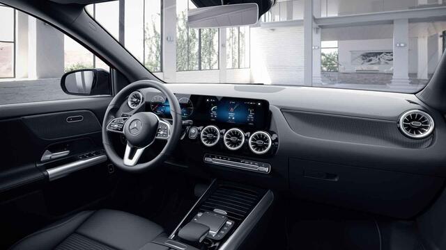 Mercedes-Benz GLA-KLASSE 250 e Luxury Line | Multibeam | Panoramadak | Keyless entry | 30 camera | Night pakket |