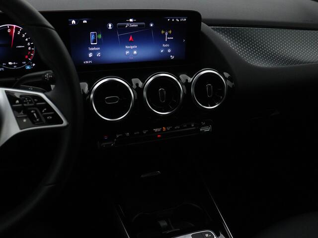 Mercedes-Benz GLA-KLASSE 250 e Business Line | Lichtmetalen velgen | MBUX wide screen | Navigatie | Parking support met camera achter | Inclusief 24 maanden MB Certified garantie voor Europa.