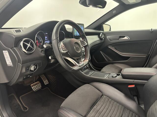 Mercedes-Benz GLA-KLASSE 180 AMG Night Ed. | Panoramadak | Keyless-Go | 19'' |