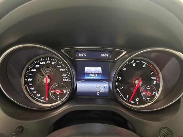 Mercedes-Benz GLA-KLASSE 180 AMG Night Ed. | Panoramadak | Keyless-Go | 19'' |