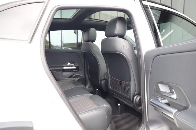 Mercedes-Benz GLA-KLASSE 250 e Luxury Line | Aut8 | 218PK | Panoramadak | Keyles-go | Sfeerverlichting | Widescreen | Stoelverw. | Led | 2023.