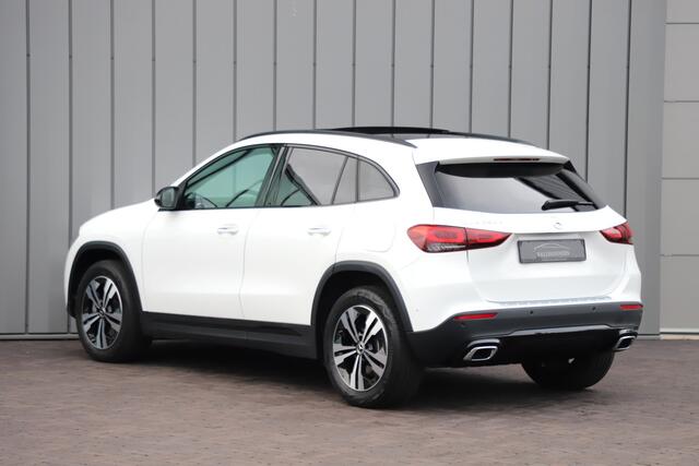 Mercedes-Benz GLA-KLASSE 250 e Luxury Line | Aut8 | 218PK | Panoramadak | Keyles-go | Sfeerverlichting | Widescreen | Stoelverw. | Led | 2023.