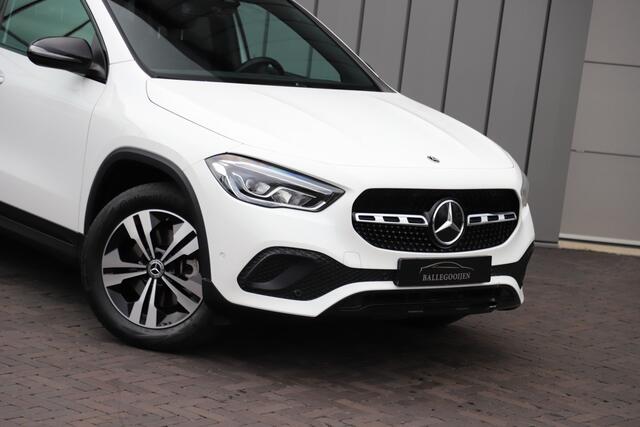 Mercedes-Benz GLA-KLASSE 250 e Luxury Line | Aut8 | 218PK | Panoramadak | Keyles-go | Sfeerverlichting | Widescreen | Stoelverw. | Led | 2023.