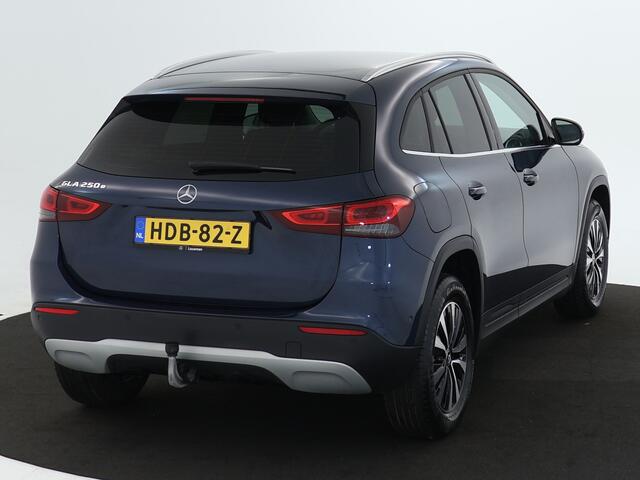 Mercedes-Benz GLA-KLASSE 250 e Plug-In Hybride | Trekhaak | LED Koplampen | Achteruitrijcamera | Inclusief 24 maanden MB Certified garantie voor Europa.
