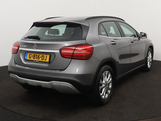 Mercedes-Benz GLA-KLASSE 180 Business Solution | Achteruitrijcamera | Stoelverwarming voor | Navigatie | Parkeersensoren | Climate Controle | Elektische achterklep | Inclusief 24 maanden Mercedes-Benz Certified Garantie.