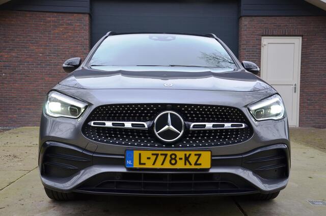 Mercedes-Benz GLA-KLASSE 180 Business Solution AMG Navi/Pdc/Ecc/Acteruitrijcamera/Panoramadak/Sfeerverlichting/Stoelverwarming/elektrisch verstelbare stoel(en) met geheugen/Matrix-Led