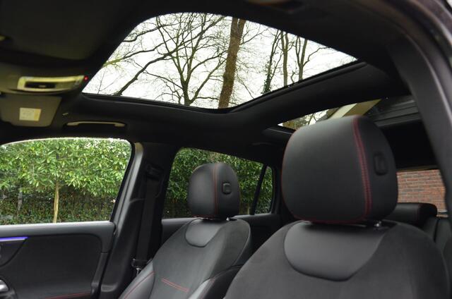 Mercedes-Benz GLA-KLASSE 180 Business Solution AMG Navi/Pdc/Ecc/Acteruitrijcamera/Panoramadak/Sfeerverlichting/Stoelverwarming/elektrisch verstelbare stoel(en) met geheugen/Matrix-Led