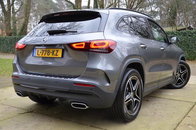 Mercedes-Benz GLA-KLASSE 180 Business Solution AMG Navi/Pdc/Ecc/Acteruitrijcamera/Panoramadak/Sfeerverlichting/Stoelverwarming/elektrisch verstelbare stoel(en) met geheugen/Matrix-Led