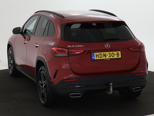 Mercedes-Benz GLA-KLASSE 250 e AMG Plug-In Hybride | 360° camera | Distronic | Trekhaak | Nightpakket | Sfeerverlichting | Inclusief 24 maanden MB Certified garantie voor Europa.