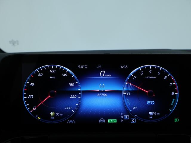Mercedes-Benz GLA-KLASSE 250 e AMG Plug-In Hybride | 360° camera | Distronic | Trekhaak | Nightpakket | Sfeerverlichting | Inclusief 24 maanden MB Certified garantie voor Europa.
